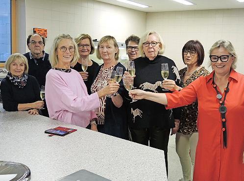 Das Helferteam mit den Verantwortlichen des Hallenbasares für Kindersachen, Andrea Roth und Paul Hümmer, zeigten sich erfreut über die gute Resonanz der Veranstaltung.