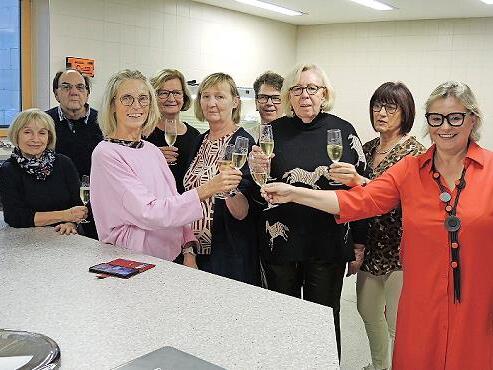 Das Helferteam mit den Verantwortlichen des Hallenbasares für Kindersachen, Andrea Roth und Paul Hümmer, zeigten sich erfreut über die gute Resonanz der Veranstaltung.