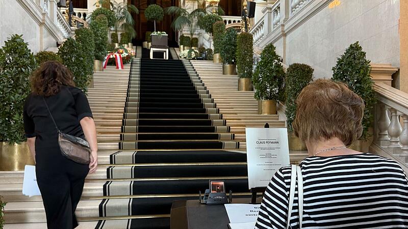 Abschied von Burgtheaterdirektor Peymann in Wien