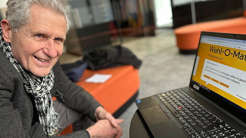 Wolfgang Neustadt f&uuml;llt den Wahl-O-Mat aus