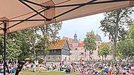 Einen entspannten Picknick-Nachmittag kann man am 12. Juli im Wasserschloss Mitwitz verbringen.Veranstalter Einen entspannten Picknick-Nachmittag kann man am 12. Juli im Wasserschloss Mitwitz verbringen.Veranstalter