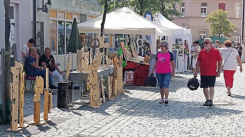 Die Aktionsgemeinschaft Kronach l&auml;dt am 5. September zu einem gro&szlig;en Kunsthandwerkermarkt mit verkaufsoffenem Sonntag. Bereits beim Stadtfest 2019 (damals noch in der Rosenau) kam das qualit&auml;tsvolle Angebot gl&auml;nzend bei den Besuchern an.