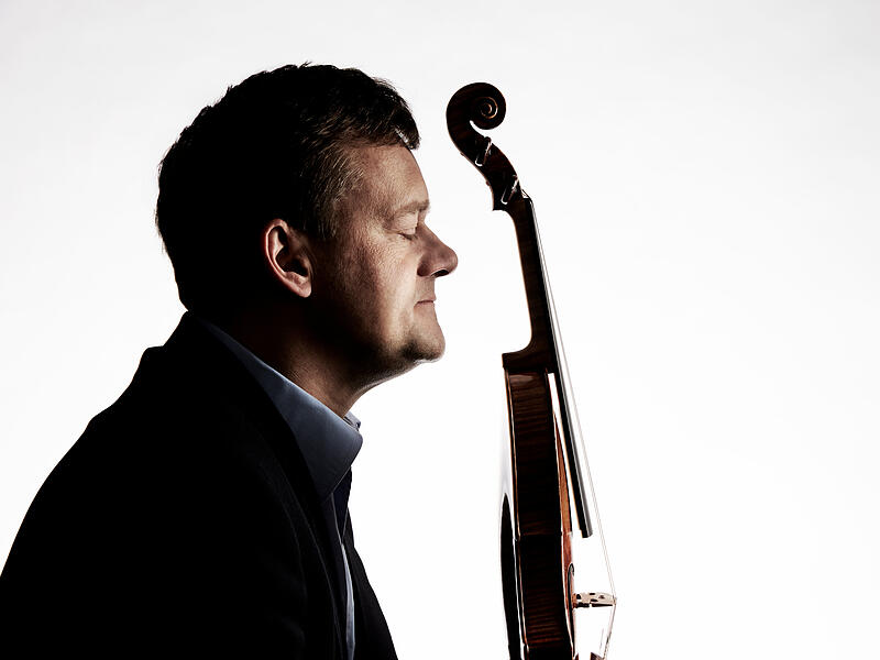 Frank Peter Zimmermann spielte Violine mit den Bamberger Symphonikern.