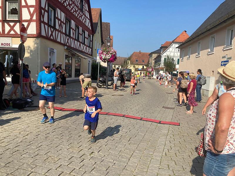 Samstag Kinderläufe Fränkische Schweiz Marathon 2024 Samstag Kinderläufe Fränkische Schweiz Marathon 2024
