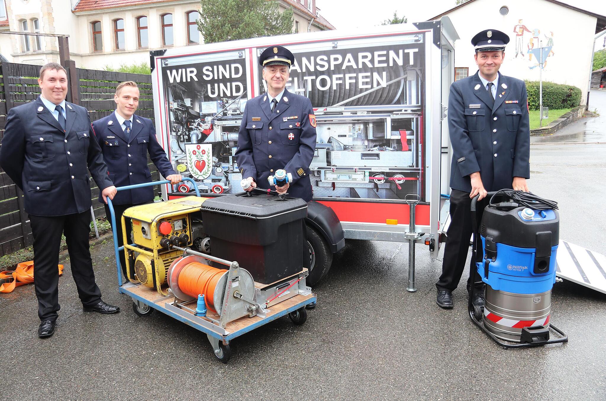 Feuerwehr Frohnlach freut sich über neues Gerät.