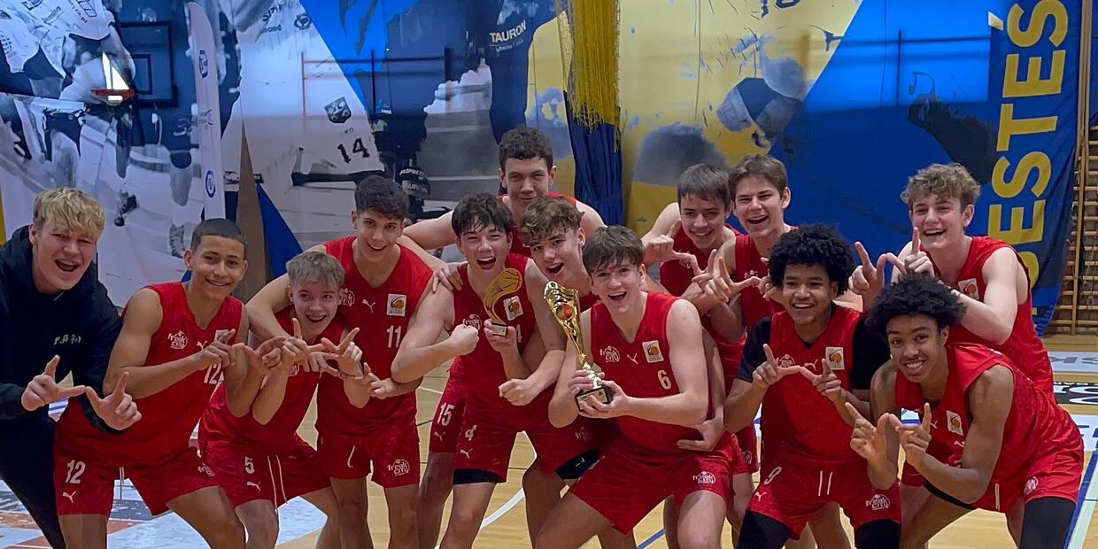 Der Bamberger BasketballNachwuchs gewinnt ein Turnier in Polen