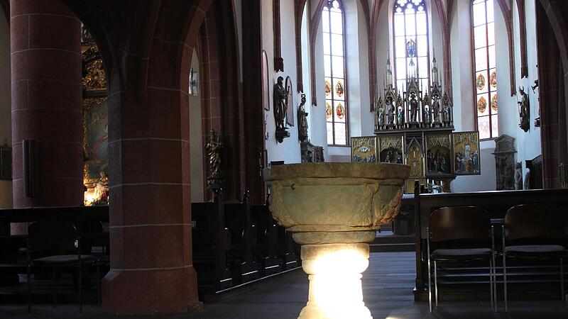 Schatten und Licht in der St.-Laurentius-Kirche in Ebern