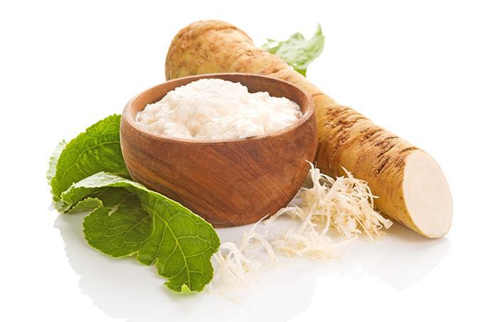 Frisch geriebener Meerrettich desinfiziert Mund- und Rachenraum.