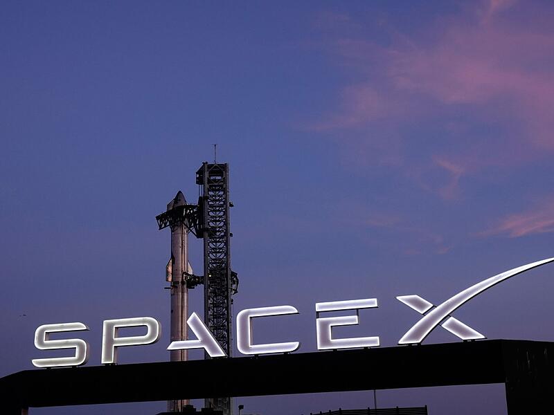 SpaceX SpaceX