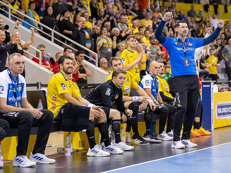 Positive Stimmung attestiert Trainer Anel Mahmutefendic seiner Mannschaft des HSC Coburg. Positive Stimmung attestiert Trainer Anel Mahmutefendic seiner Mannschaft des HSC Coburg.