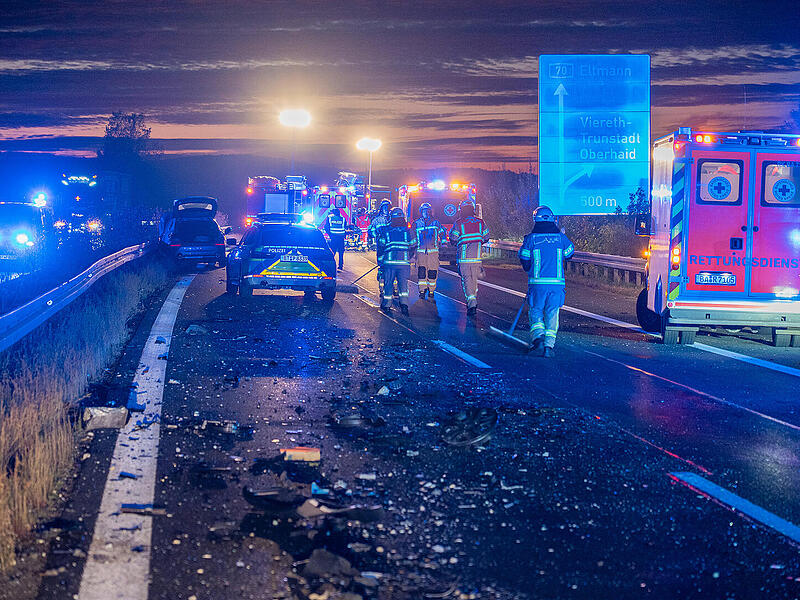 Geisterfahrer verursacht schweren Unfall auf der A70: Fahrschulauto beteiligt