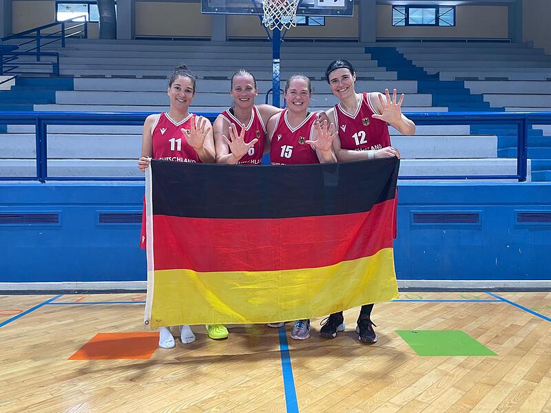Vier Litzendorferinnen, die Deutschland bei der &Uuml;35-EM vertraten (von links): Melissa Pelikan, Tina Riegner, Kathrin Gut und Anne Pfister.