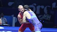Im ersten Kampf der Hoffnungsrunde bezwang Hannes Wagner (links) den Bulgaren Daniel Aleksandrov mit 4:1.