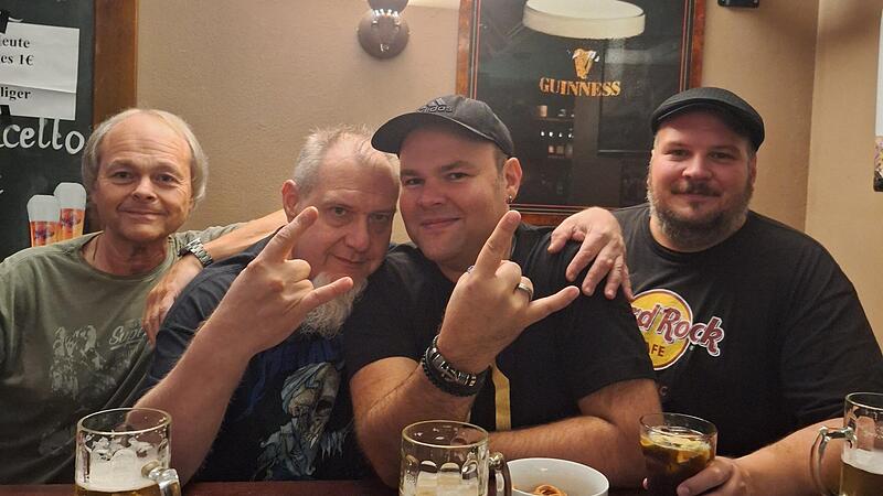 Sie feiern mit bei der Abrissparty im Blueberry Hill Pub in Kronach.