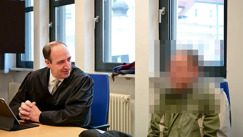 Rechtsanwalt Dr. J&ouml;rg H&auml;ndler aus Bamberg und der Angeklagte