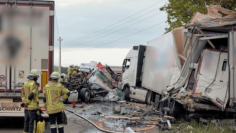 Schwerer Lkw-Unfall auf der A6 zwischen Lichtenau und Ansbach Schwerer Lkw-Unfall auf der A6 zwischen Lichtenau und Ansbach