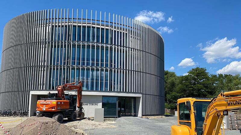 Bauarbeiten rund ums Globe Coburg &ndash; der Platz an der neuen Kulturst&auml;tte wird endlich sch&ouml;n gemacht