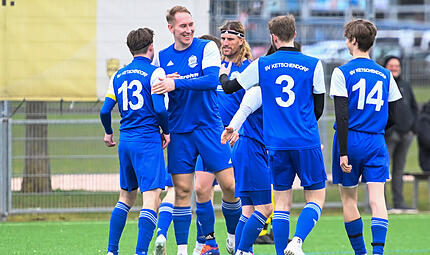 Der SV Ketschendorf erledigte seine Pflichtaufgabe gegen den FC Adler Weidhausen souver&auml;n.