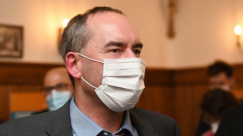 Ein fragw&uuml;rdiger Tweet von Hubert Aiwanger am Wahl-Sonntag belastet die bayerische Regierungskoalition.