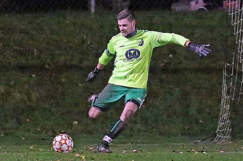 Die Zukunftsprognosen des Geh&uuml;lzer Torwarts J&ouml;rg Sesselmann klingen eher d&uuml;ster.