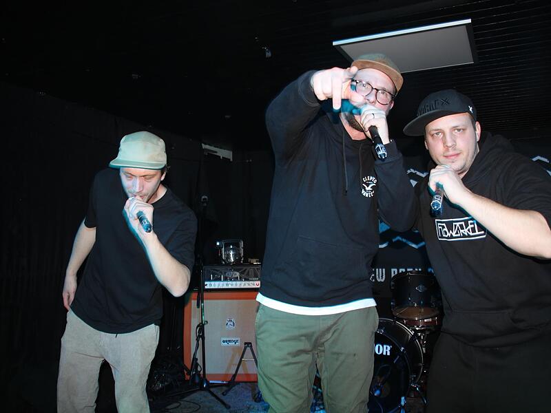 Für gute Laune sorgte das quirlige Raptrio „Flowzirkel“ mit (von links) Maik Anselstetter, Denis Matthea und Josua Opel.