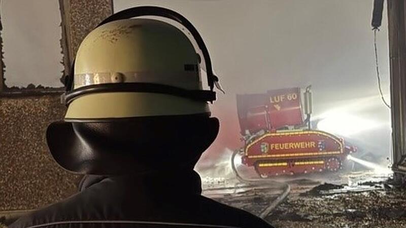 Großbrand in Lichtenfels – Spezialfahrzeug im Einsatz Großbrand in Lichtenfels – Spezialfahrzeug im Einsatz