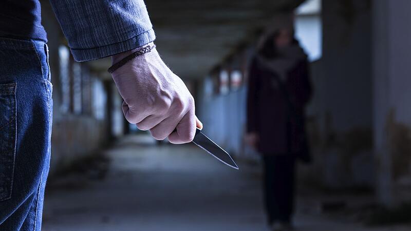 Die Zahl der Messerangriffe nimmt zu - zumindest f&uuml;hlt es sich f&uuml;r viele Menschen so an. Statistisch belegen l&auml;sst&nbsp; sich eine Zunahme beim Blick auf Daten der Polizei jedoch nicht.