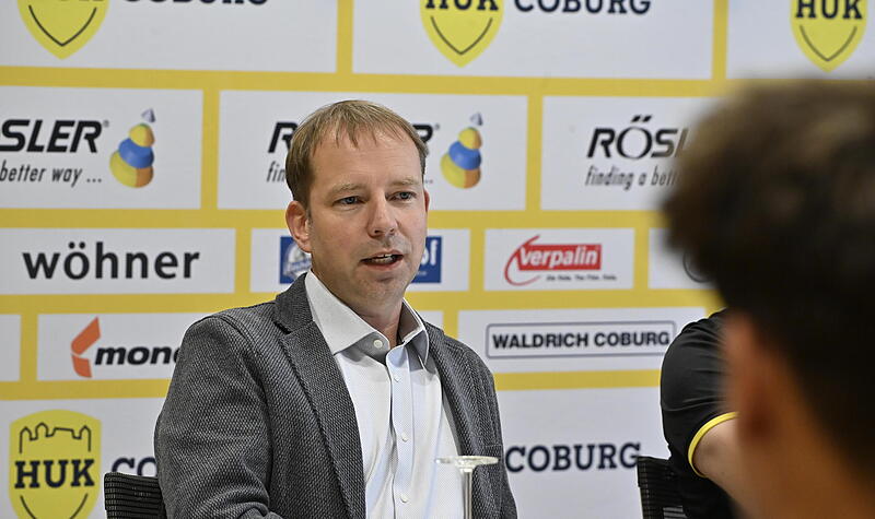 Jan Gorr bei der Auftakt-PK 2026/27 des HSC 2000 Coburg.Saisoneröffnung 2026/27 des HSC Coburg: Die besten Fotos Jan Gorr bei der Auftakt-PK 2026/27 des HSC 2000 Coburg.
