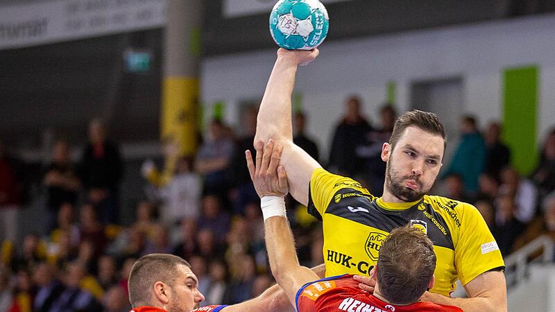 Fynn Herzig (hier gegen den Balinger Tobias Heinzelmann) &uuml;berzeugte zuletzt im Frankenderby in W&uuml;rzburg mit sieben Treffern.