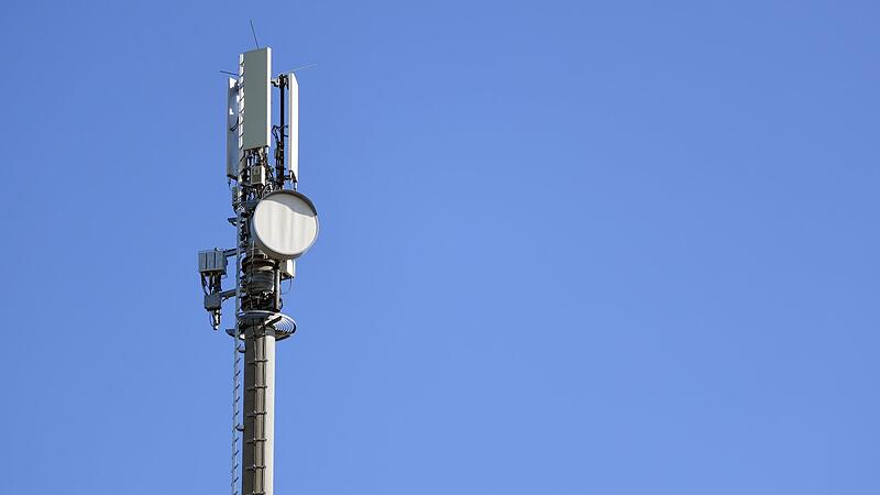 Das Telekommunikationsunternehmen hält am geplanten Standort des Sendemastes für Mobilfunk in Niedermirsberg fest. Es gab aber Alternativvorschläge.Forchheim & Fränkische Schweiz Das Telekommunikationsunternehmen hält am geplanten Standort des Sendemastes für Mobilfunk in Niedermirsberg fest. Es gab aber Alternativvorschläge.Forchheim & Fränkische Schweiz