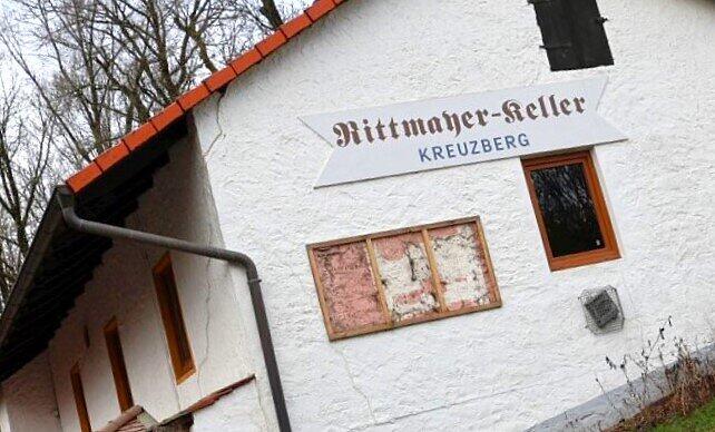 Fragezeichen statt Gastwirtschaft am Rittmayer-Keller in Hallerndorf: Der umstrittene Nachfolge-P&auml;chter Peter Mejsner &uuml;bernimmt doch nicht. Wie es stattdessen weitergeht, sei indes schon gekl&auml;rt.