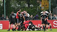 Nach dem 4:0 st&uuml;rmte die Coburger Bank den Platz und feierten frenetisch das entscheidende Tor.