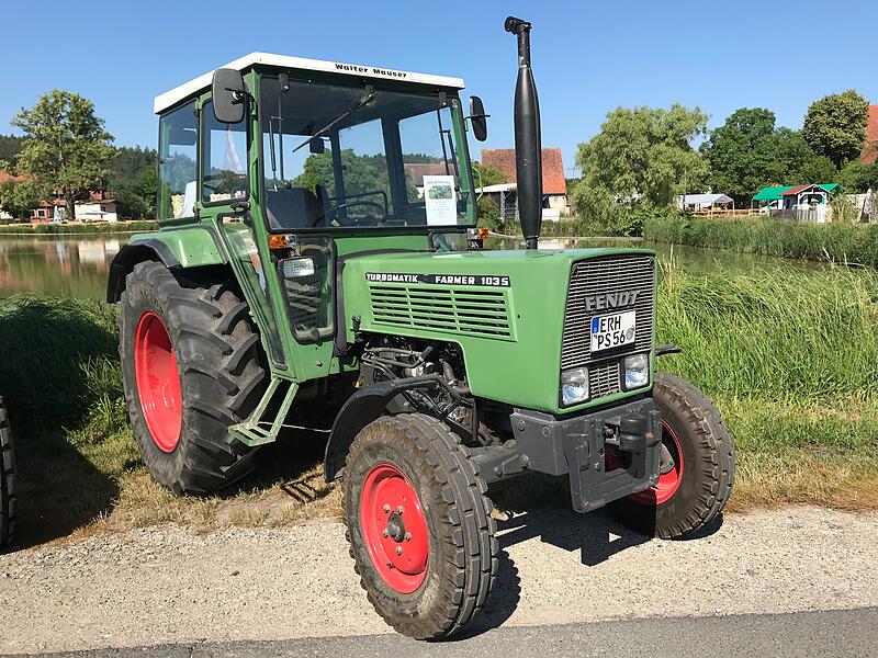 1000 Jahre Ailsbach: Die Oldtimer gl&auml;nzten und tuckerten um die Wette