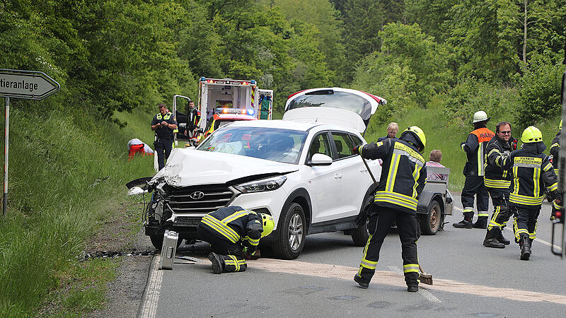 Beteiligt am Unfall waren ein Auto und ein Motorrad. Beteiligt am Unfall waren ein Auto und ein Motorrad.