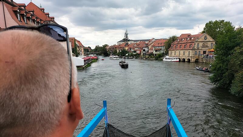 Vor spektakul&auml;rer Bamberg-Kulisse sollte das Entenrennen starten - doch dann gab es erst mal Probleme.