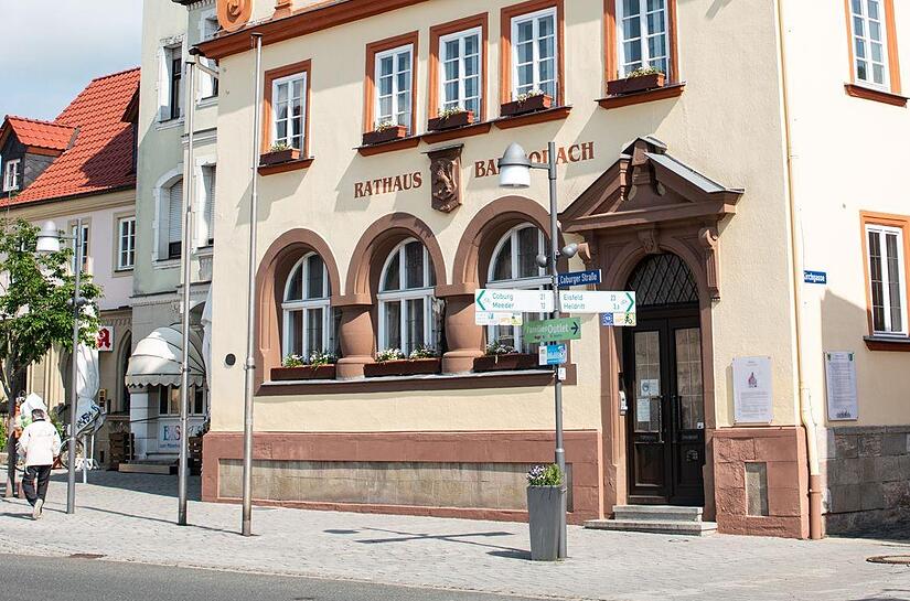 Im Rathaus von Bad Rodach wird zurzeit mit Hochdruck daran gearbeitet, die Finanzen wieder auf solide Füße zustellen.