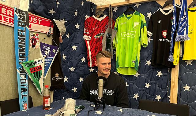 Jannik G&ouml;ller im Rh&ouml;ner Fu&szlig;ball-Podcast Du Holz