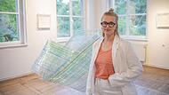 Die Luxemburger Künstlerin Charlotte Payet macht aus weggeworfenen PET-Flaschen Kunstobjekte.