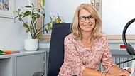 Heike Issing vom Jobcenter in Würzburg macht auch Hausbesuche bei Menschen, die Bürgergeld bekommen. Ihr Ziel: sie wieder in einen Job zu bekommen.