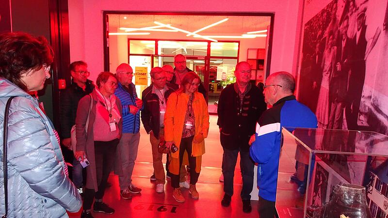 Konzentriert folgen die Teilnehmer den Ausf&uuml;hrungen in Herzogenaurach.