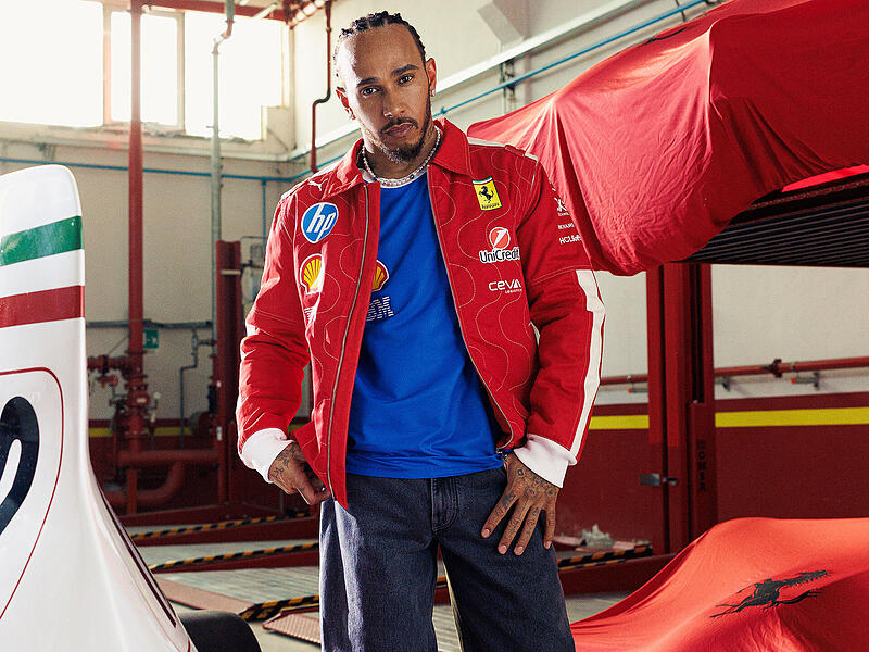 Superstar Lewis Hamilton pr&auml;sentiert die Ferrari-Sonderkollektion, die Puma dieses Jahr f&uuml;r den Gro&szlig;en Preis von Italien in Monza aufgelegt hat.