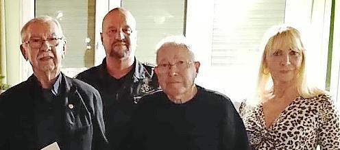 Diese Soli-Mitglieder wurden für jahrzehntelange Treue zum Verein geehrt. Diese Soli-Mitglieder wurden für jahrzehntelange Treue zum Verein geehrt.