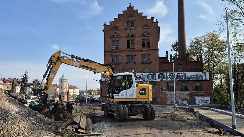 13 g&uuml;nstige Reihenh&auml;user baut die Joseph-Stiftung im Maisel-Viertel in Bamberg, im Schatten des sch&ouml;nen Baudenkmals der ehemaligen Brauerei.