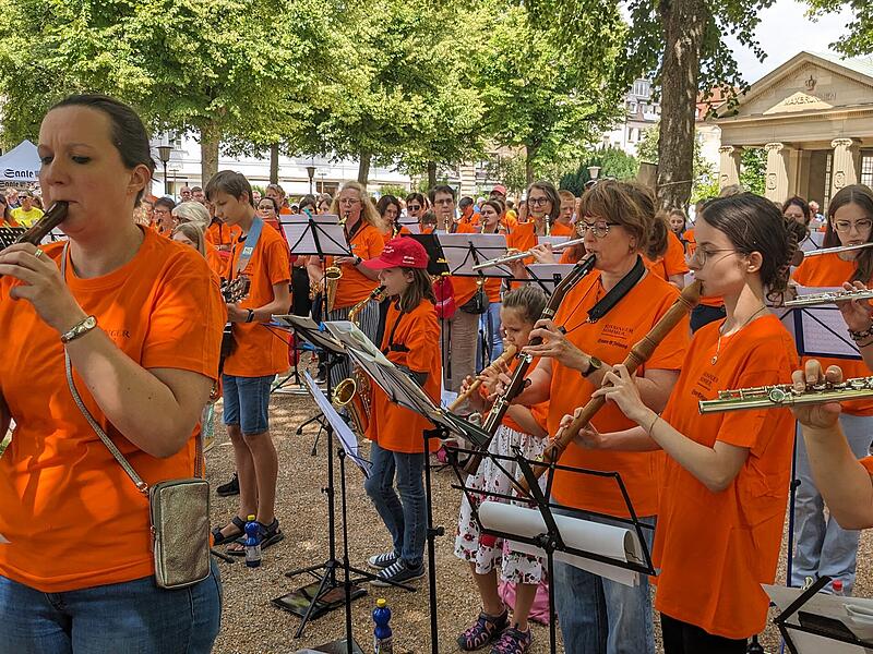 Mit Maresa Schlemmer (vorne links) war auch die Mediengruppe Oberfranken beim Symphonic Mob 2023 vertreten.