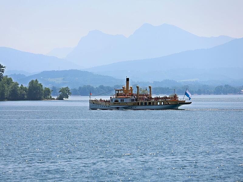 Ausflugsschiff auf dem Chiemsee