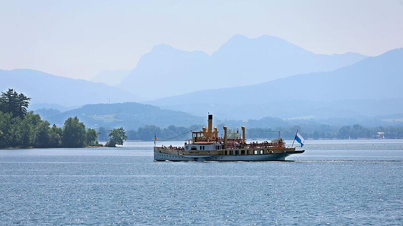 Ausflugsschiff auf dem Chiemsee