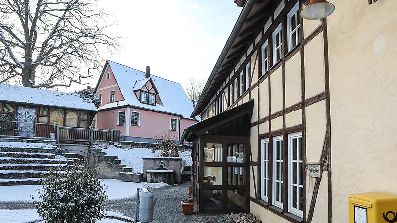 Im Rathaus ist jetzt aufgefallen: Effeltrich ist viel jünger als gedacht.Forchheim & Fränkische Schweiz