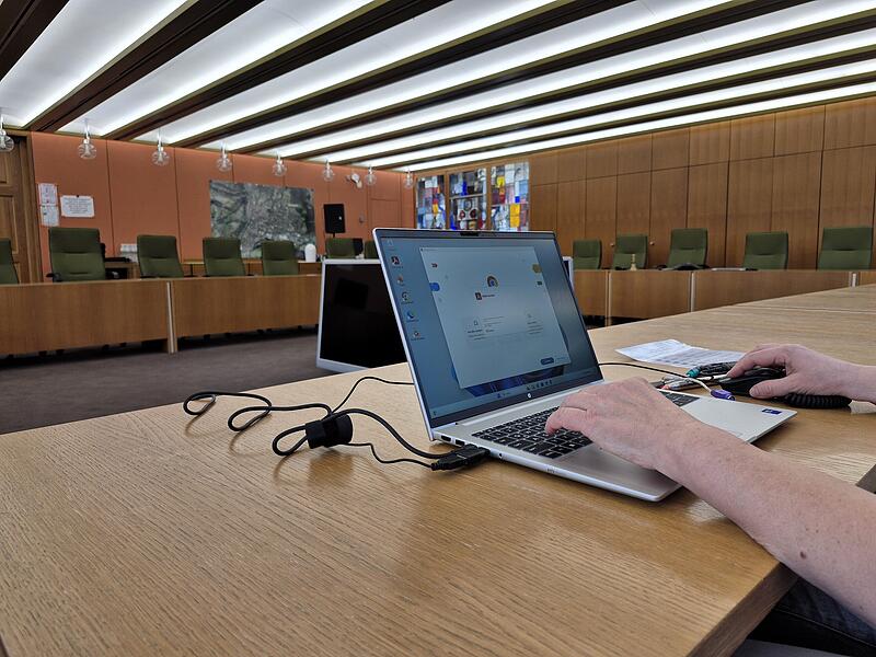 Welche Mehrheiten f&uuml;r k&uuml;nftige Beschl&uuml;sse werden sich demn&auml;chst im Kronacher Stadtrat bilden?Das erwartet die Patienten in der logop&auml;dischen Praxis von Philine Weissbach - ein Bilderrundgang