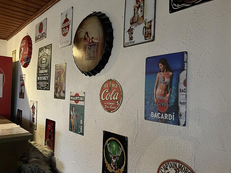 Von den Felldecken bis zum Dekogeweih ist das Adler's Altbayern in Herzogenaurach im bayerischen Landhausstil eingerichtet.