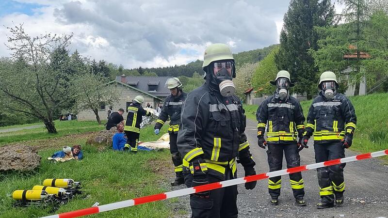 500 Einsatzkr&auml;fte des Landkreises Fulda &uuml;bten den Katastrophenfall auf dem Truppen&uuml;bungsplatz Wildflecken.